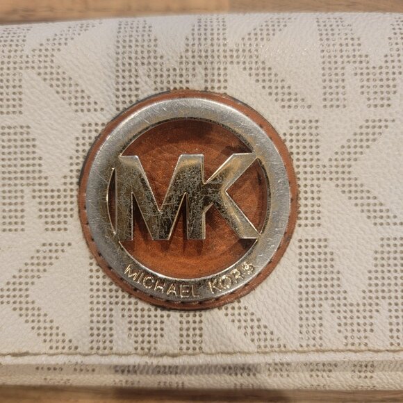 Michael Kors Fulton Carryall Women's Leather Wallet - Picture 2 of 16